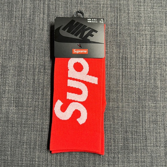 Supreme Other - *NEW* SUPREME x NIKE lightweight crew socks red